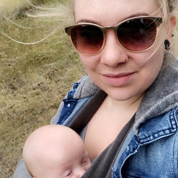 Meet your Posher, Megan - Picture 2 of 3